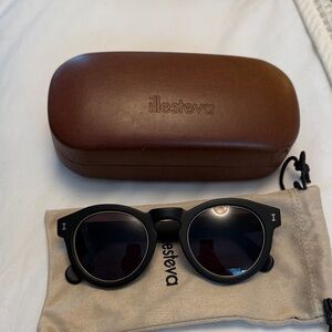 Illesteva Black Sunglasses with Brown Case